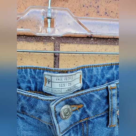 Free People Floral Embroidered Jeans (Size 25) - Picture 5 of 8